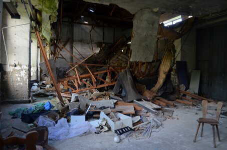 Decay lapsed building