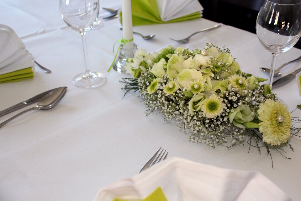 Table decoration floral arrangement flowers photo