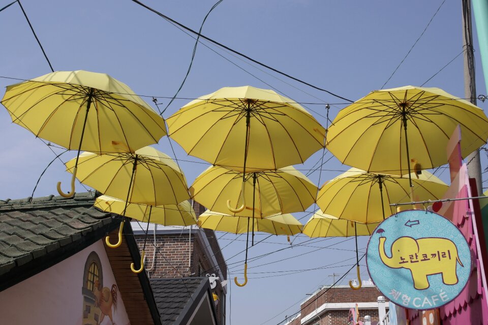 Yellow street ornament