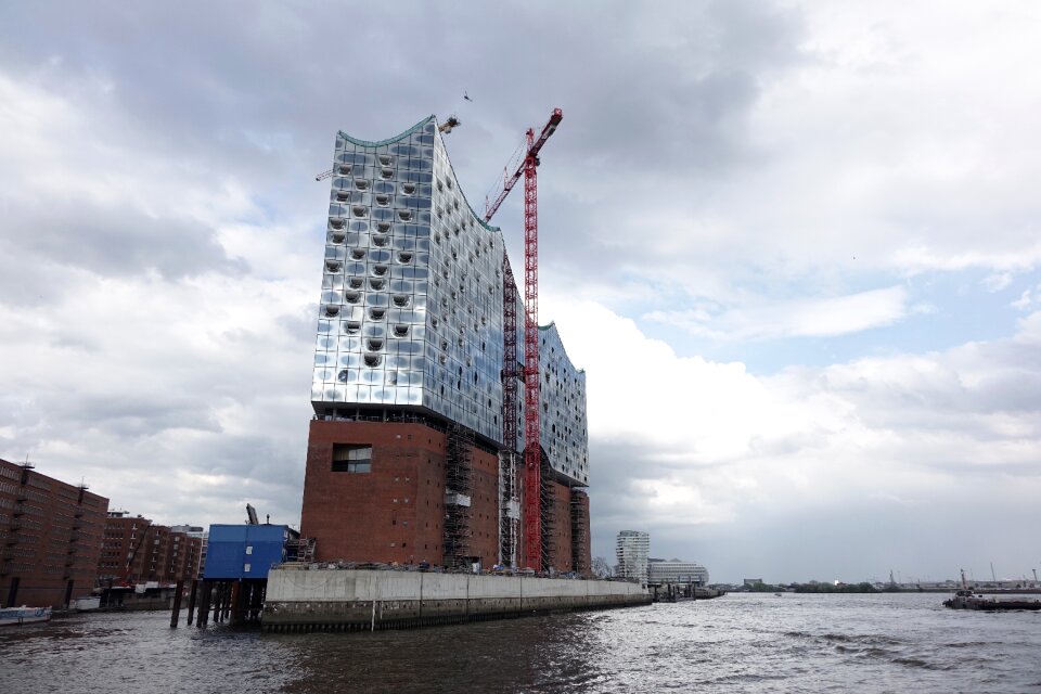 Elbe philharmonic hall hamburg elbe
