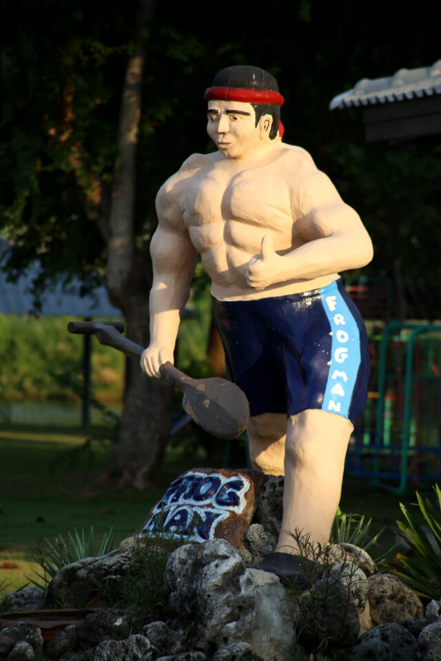 The statue muscle tourist attraction
