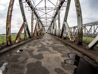 Bridge monument architecture