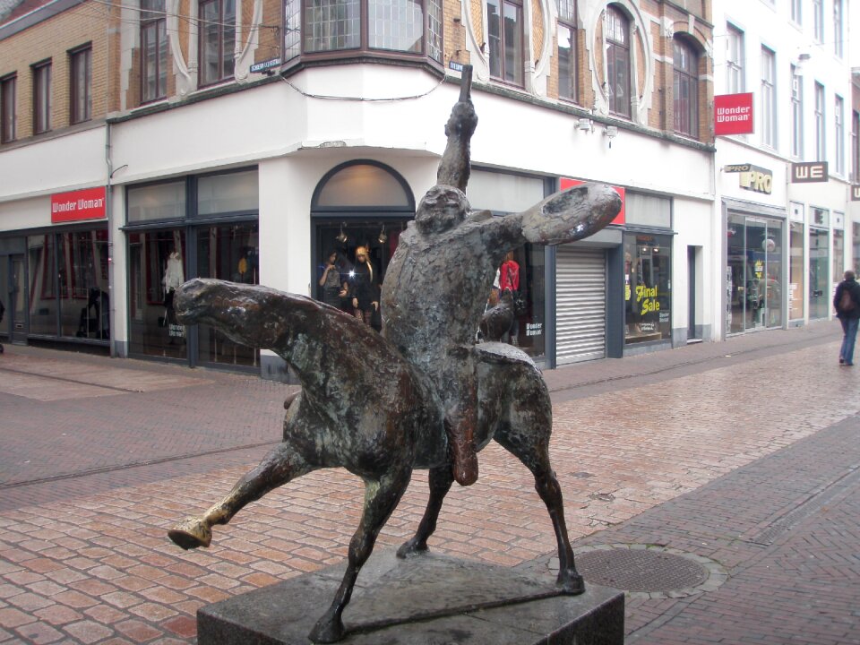 City urban sculpture