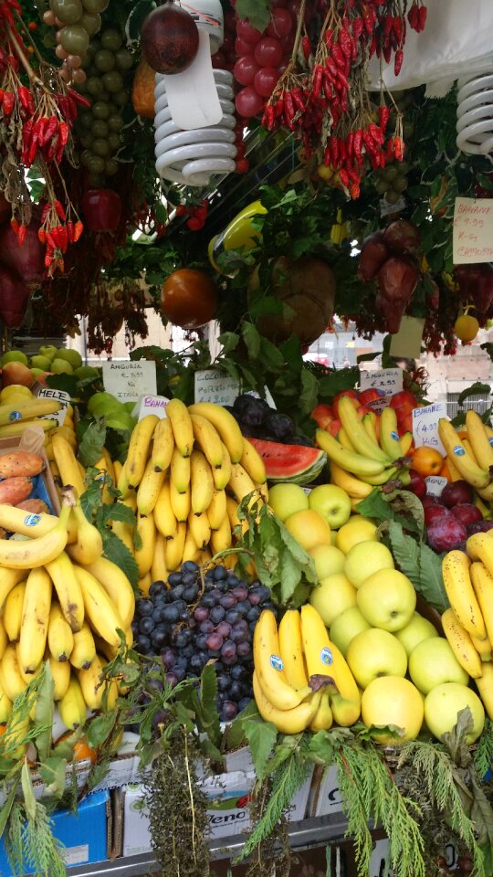 Stop banana grapes