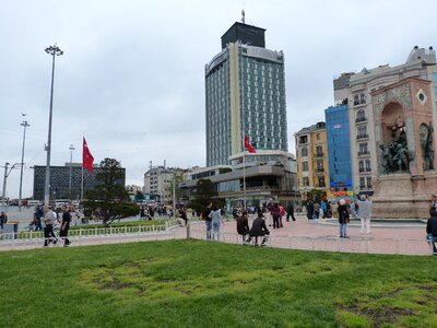 Space taxim monument