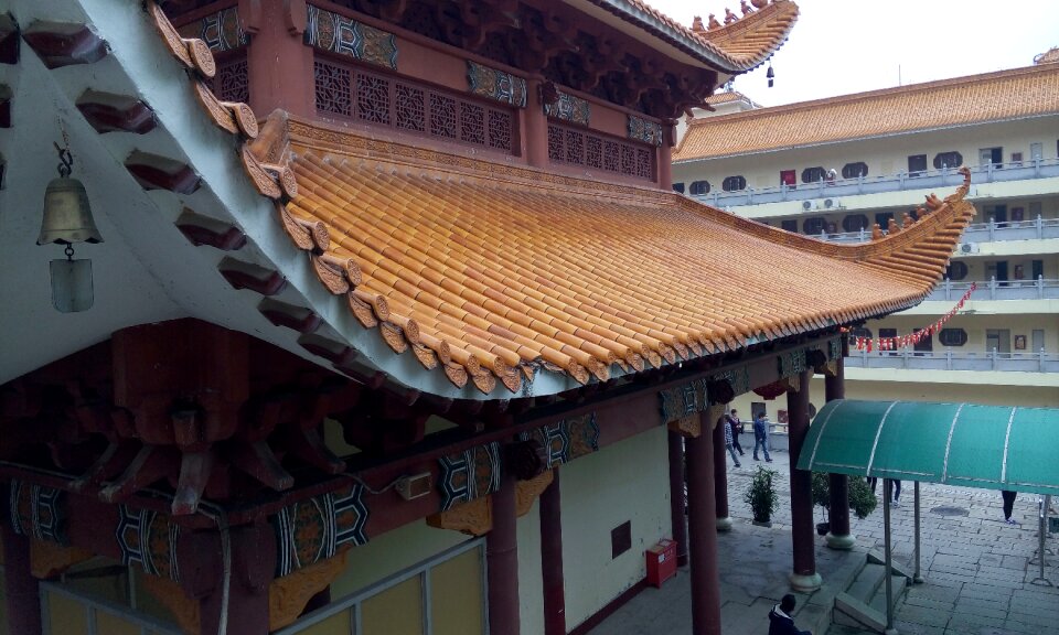 Classical eaves china wind