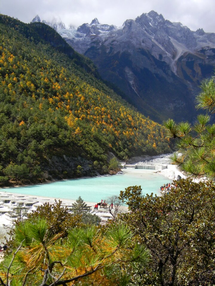 Blue moon bay china the jade dragon snow mountain