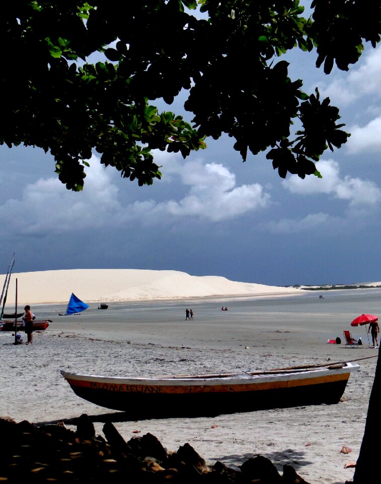 Canoe mar beach