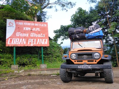 Car indonesia travellers photo