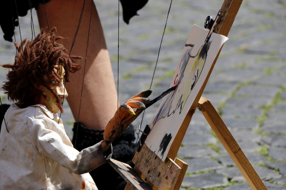 Road artists paint