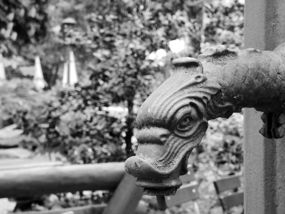 Fountain dragon dragon fountain figure