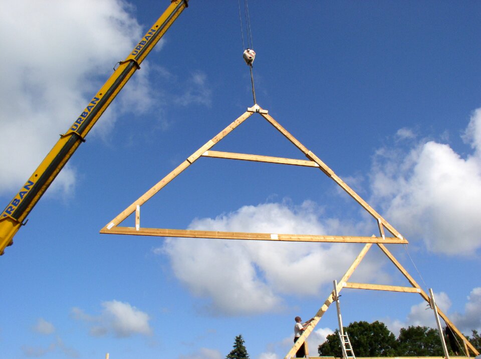 Housebuilding block house roof truss
