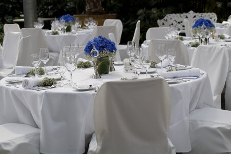 Festive dining tables eat