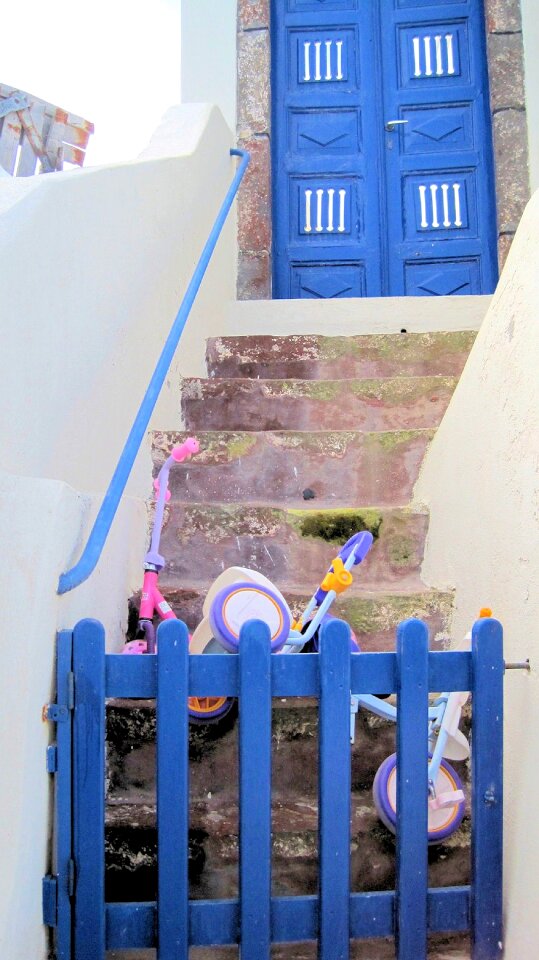 Toys travel house steps