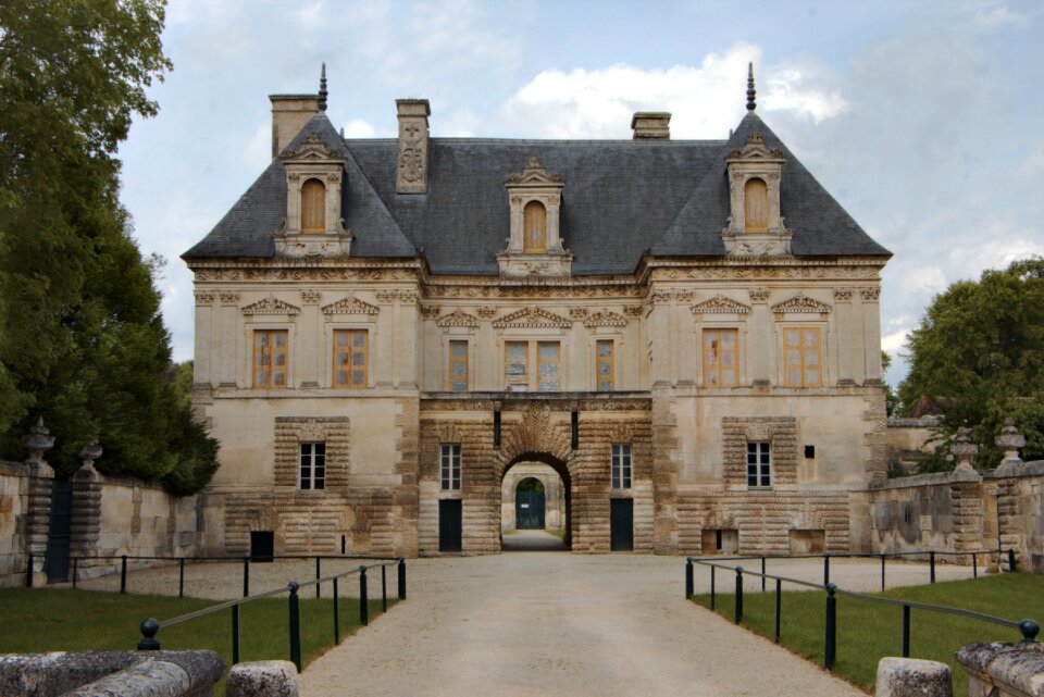 Yonne heritage architecture