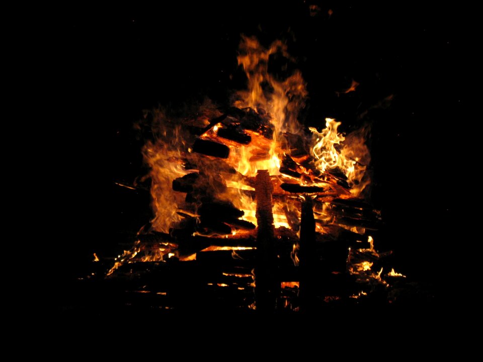 Yellow burn wood fire