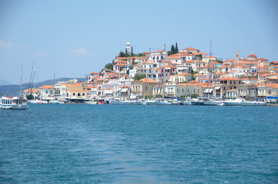 Poros calm