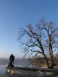 Palace sculpture trees