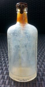 London dry gin vintage glass