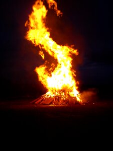 Wood fire blaze flame heiss