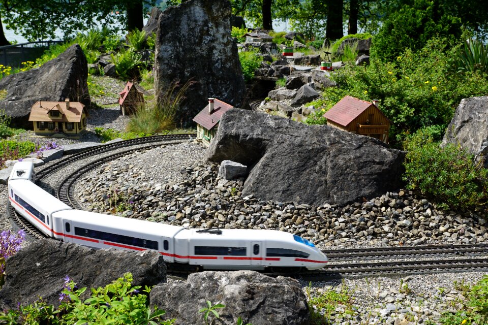 Train transport rails