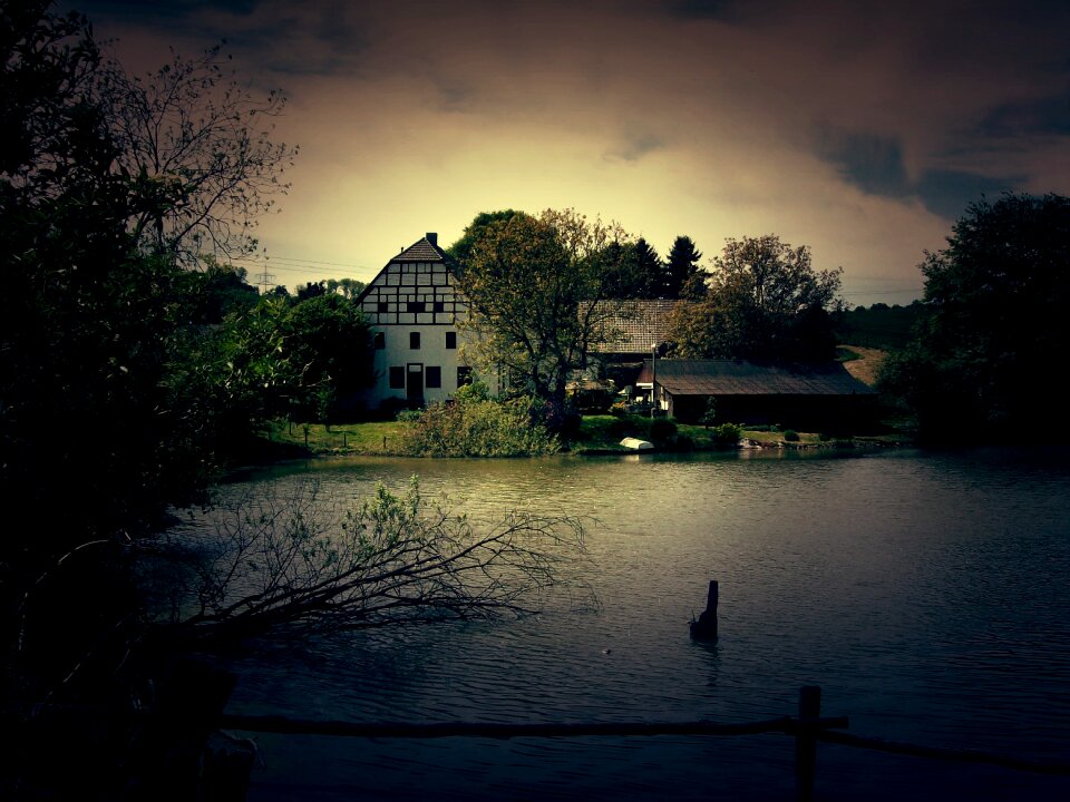 Building nature pond
