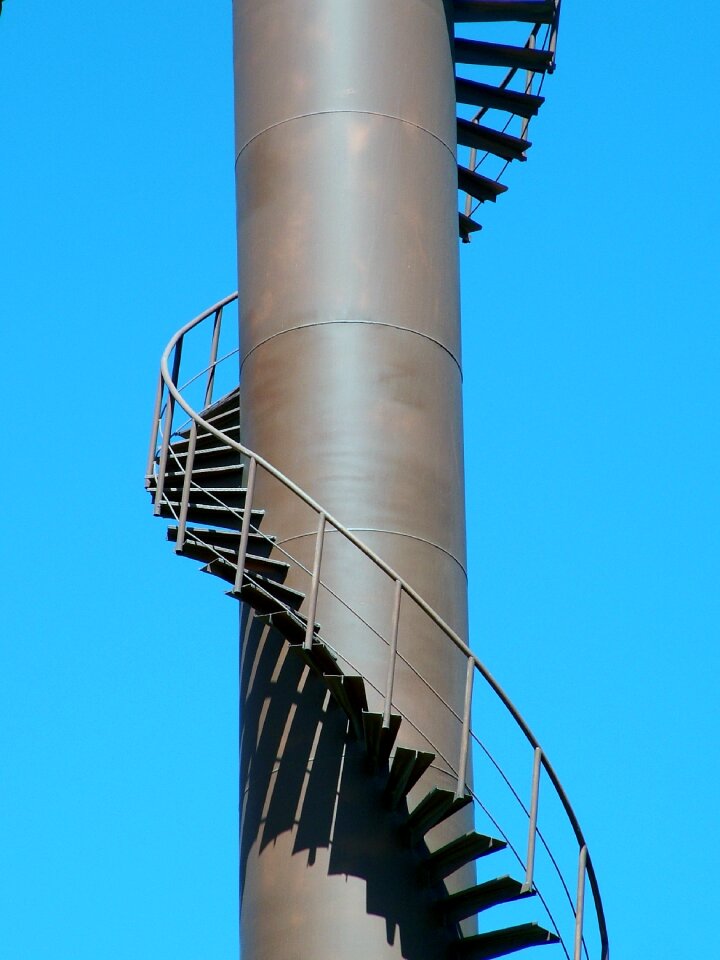 Structure ladder architecture