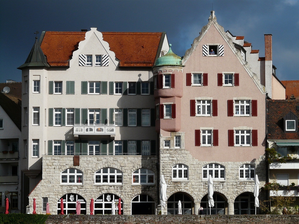 Facade promenade architecture