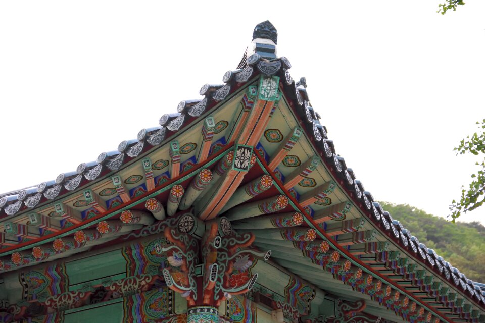 Roof tile hanok eaves