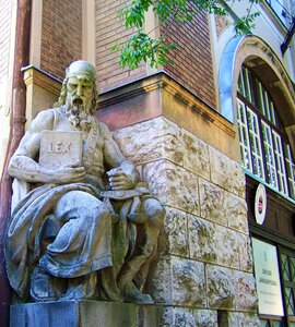Stone sculpture building statue siklós