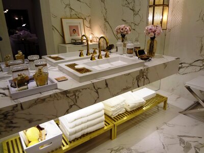 Bathroom washbasin pia