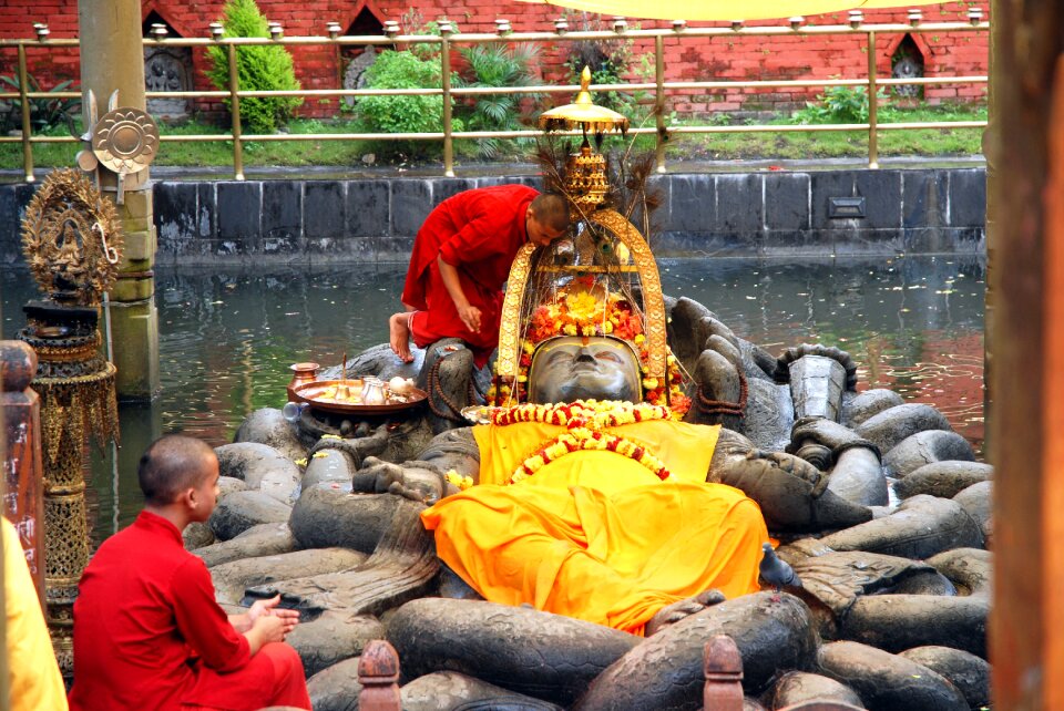 Nepal hinduism monks
