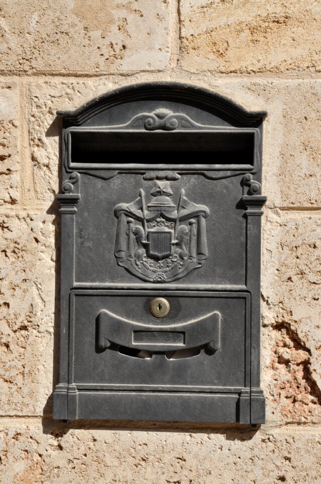 Communication metal post
