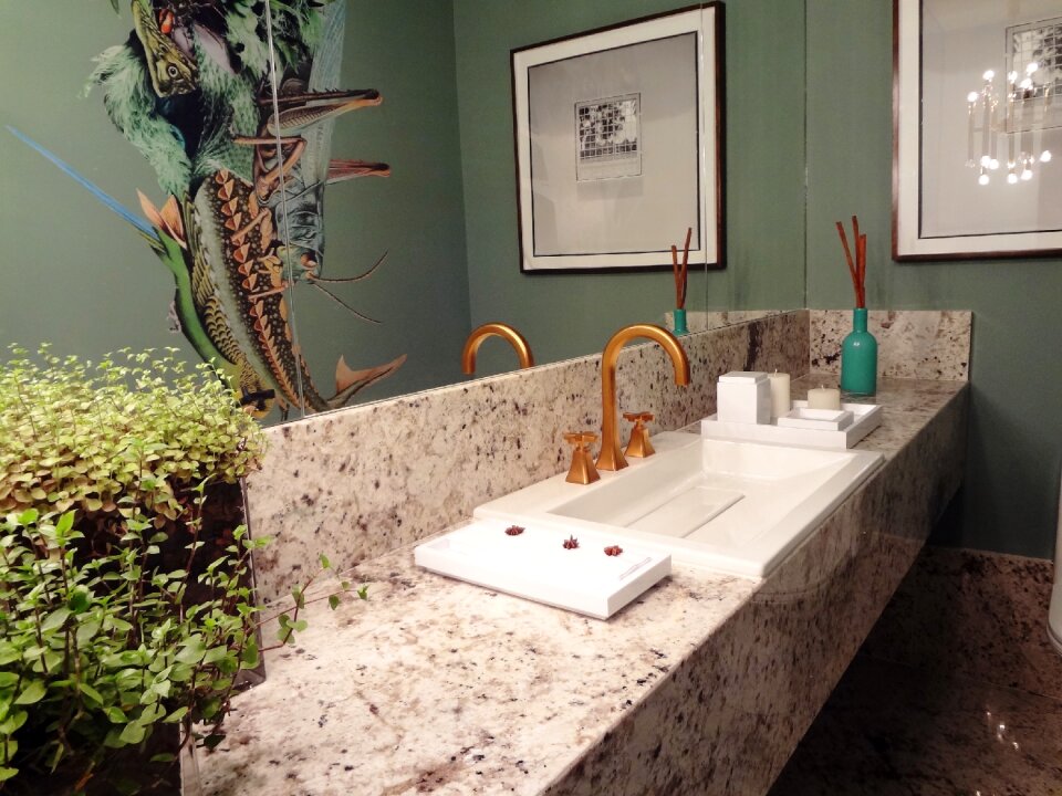 Bathroom washbasin pia