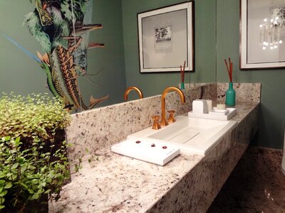 Bathroom washbasin pia