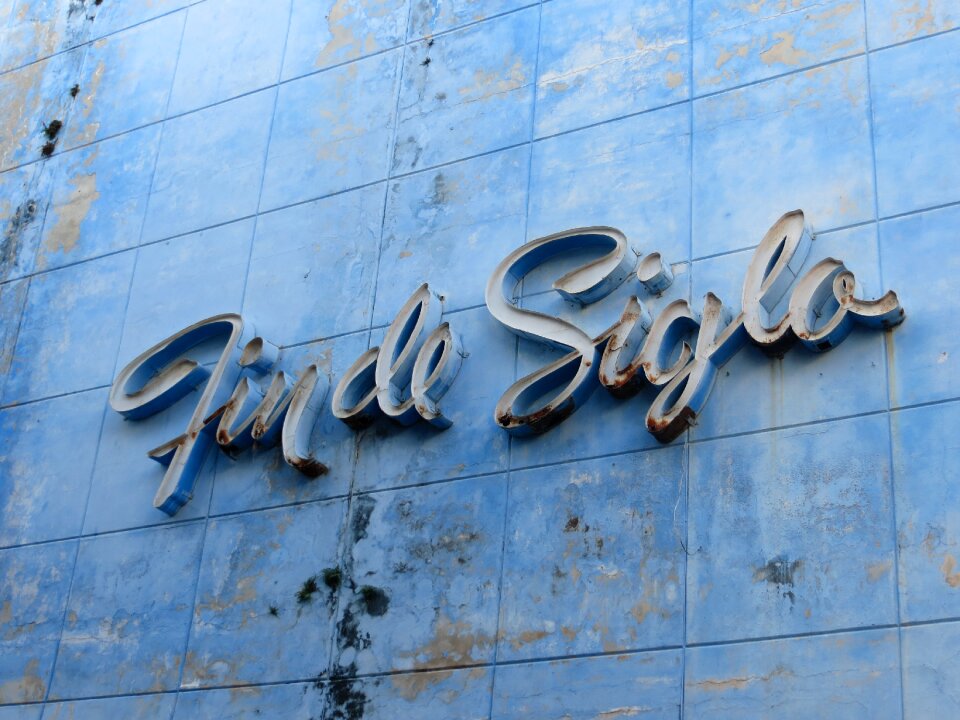 Retro symbol building