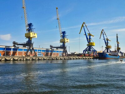 Cranes industriehafen wismar photo