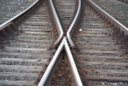 Tracks away rail