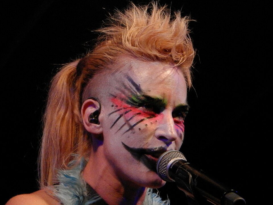 Concert woman makeup