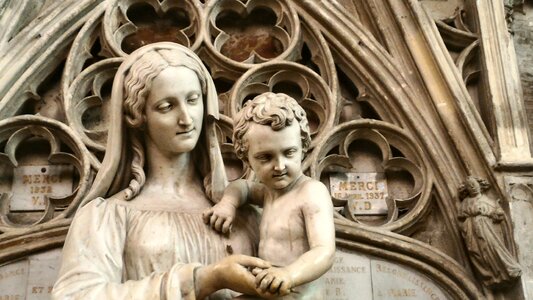 Statue cathedral bordeaux photo