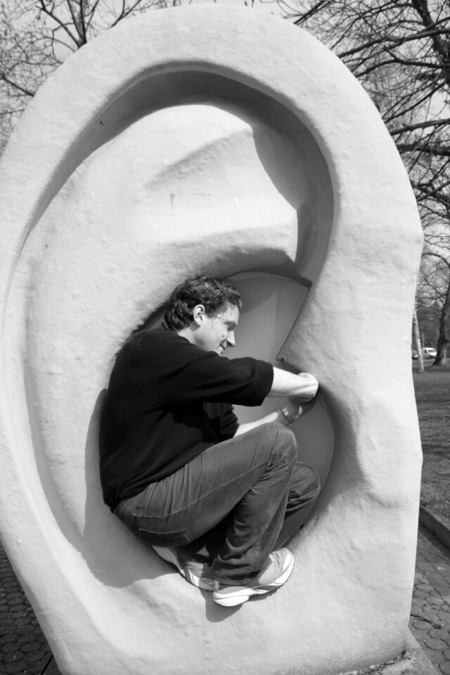 Ears man in the ear tinnitus