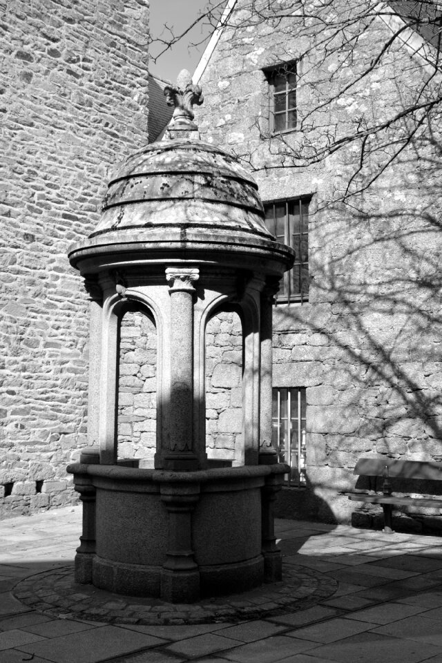 Light and shade water brittany
