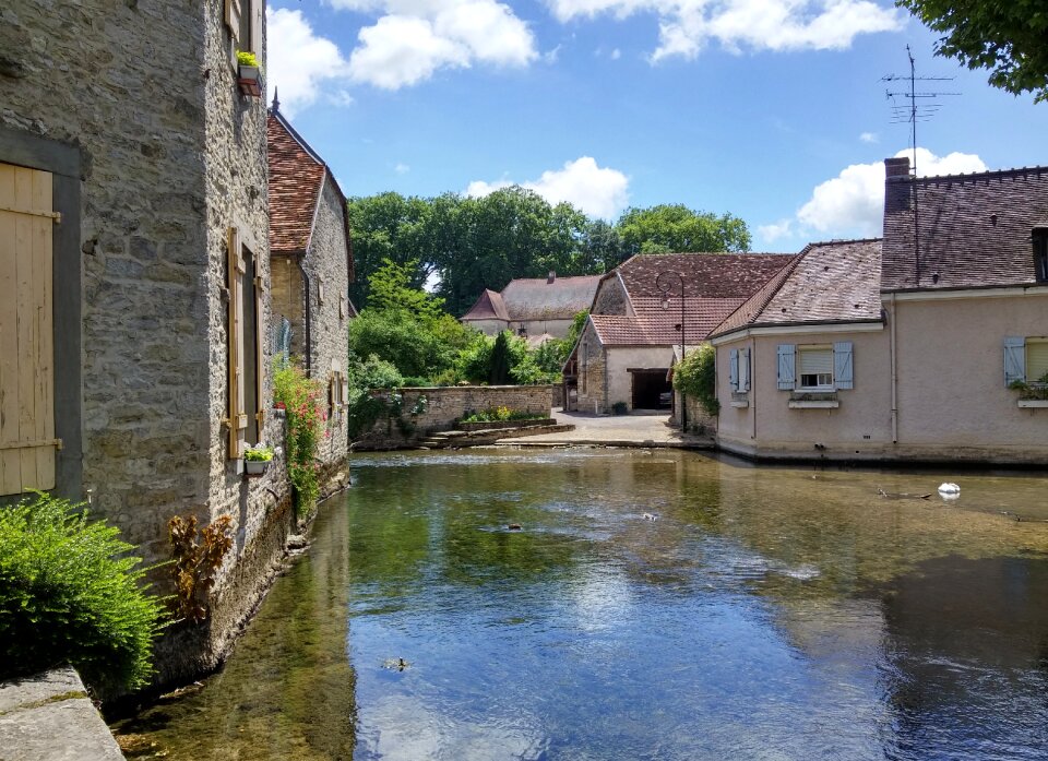 Idyll summer building