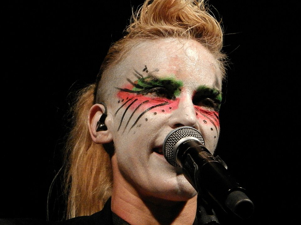 Concert woman makeup