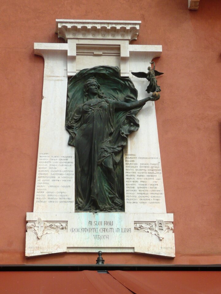 Statue art building