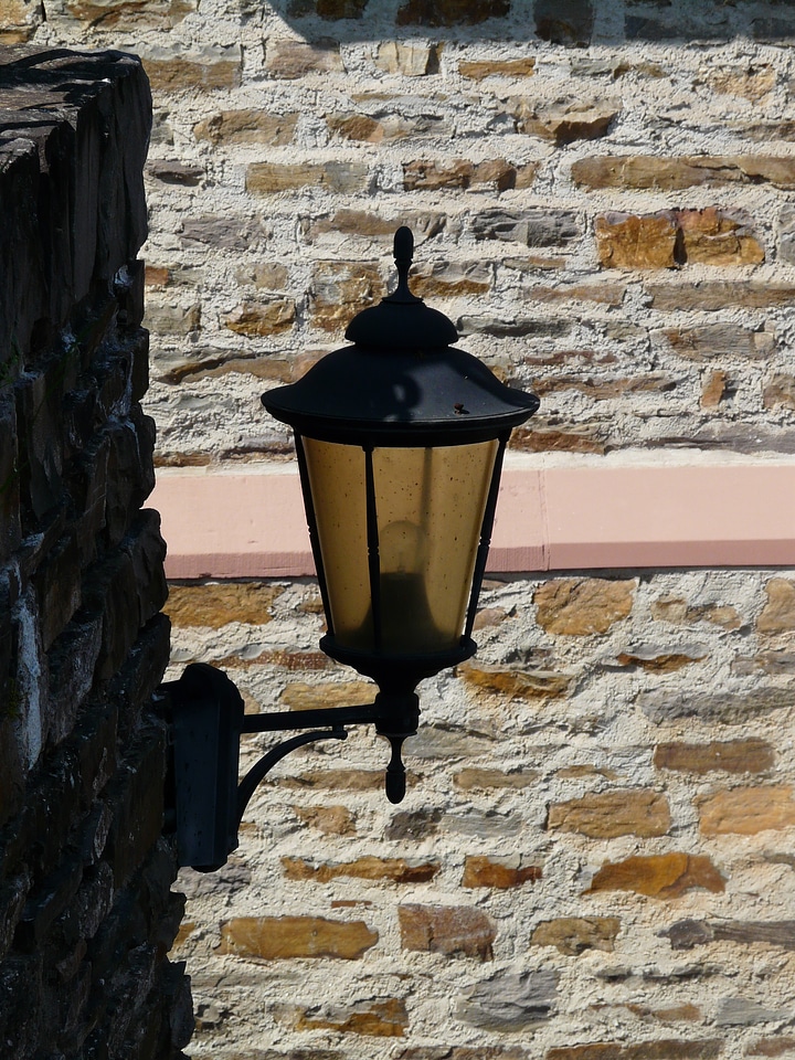Light lamp schmie­de­ei­sern
