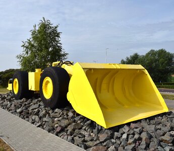 Underground machine transport