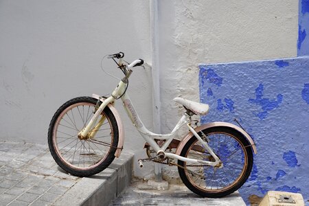 Drive wall white