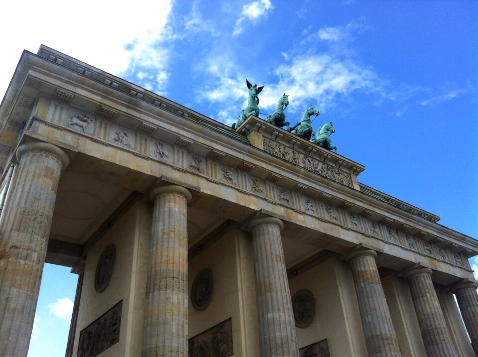 Landmark columnar horses