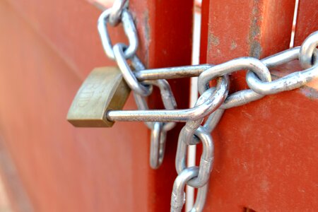 Padlock deadbolt chain